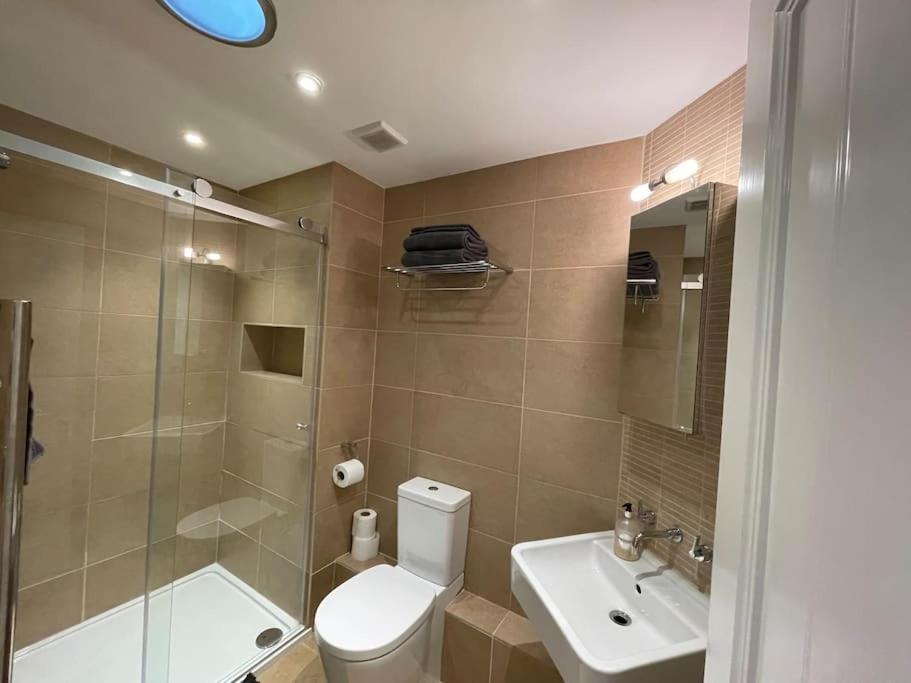 Fuchsia Cottage Flushing Ngoại thất bức ảnh